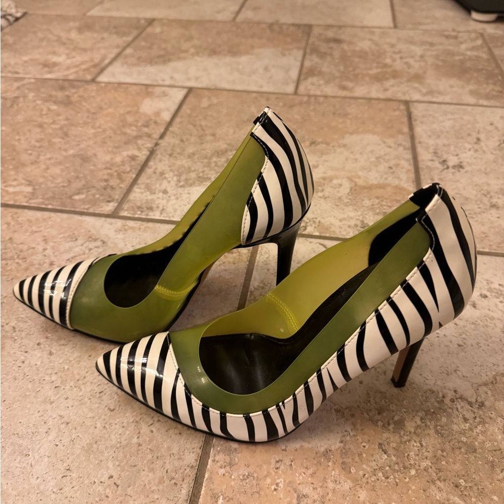 Mix No. 6 Black and White zebra Striped Heels with Green Accent - Picture 2 of 6